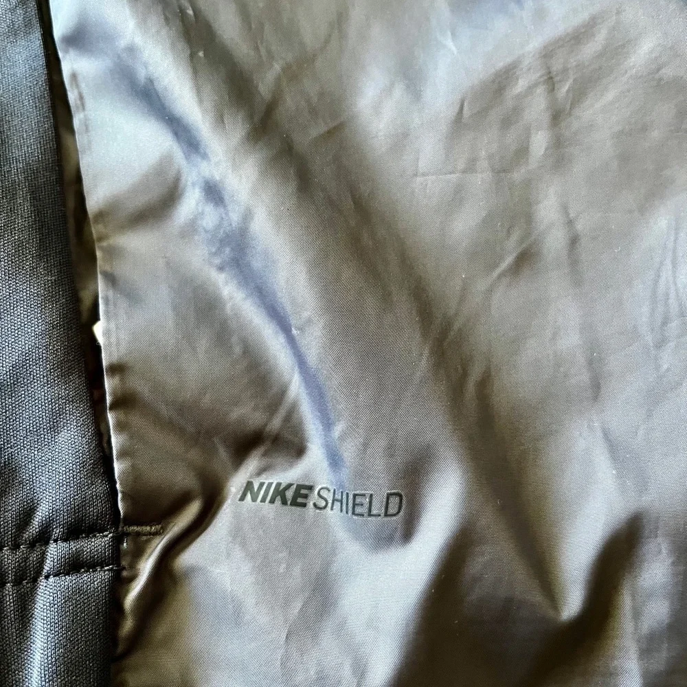 Nike Shield Size Large Windbreaker Jacket - Blue